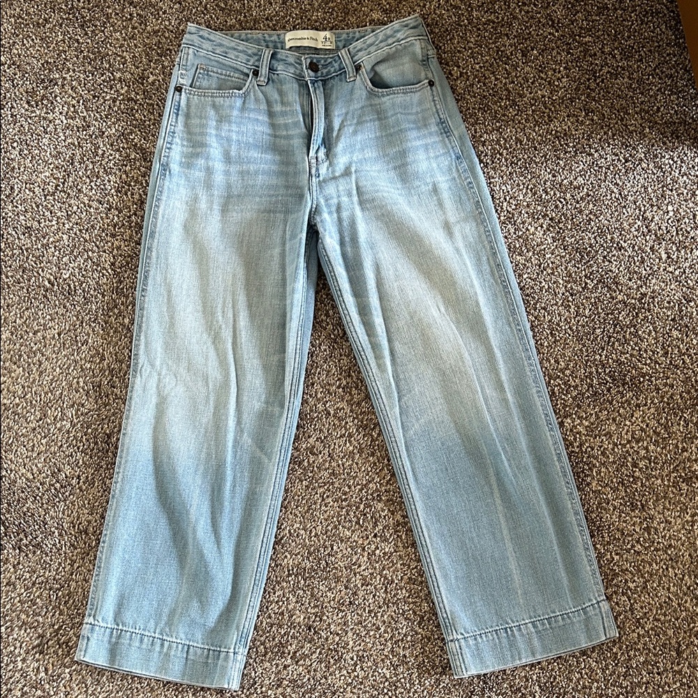 Abercrombie & Fitch Light Wash Straight Leg Jeans